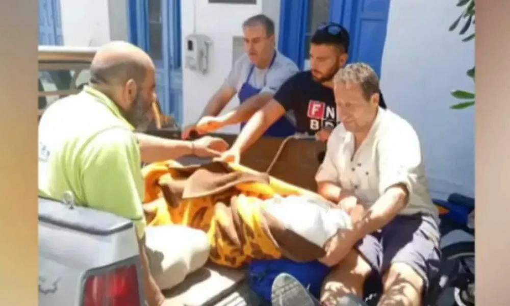 Οργή στην Ικαρία: Μετέφεραν τραυματισμένη γυναίκα σε...καρότσα αγροτικού γιατί δεν υπήρχε ασθενοφόρο